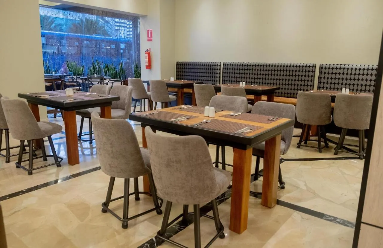 ****  La Quinta By Wyndham Quito Hotel Ecuador