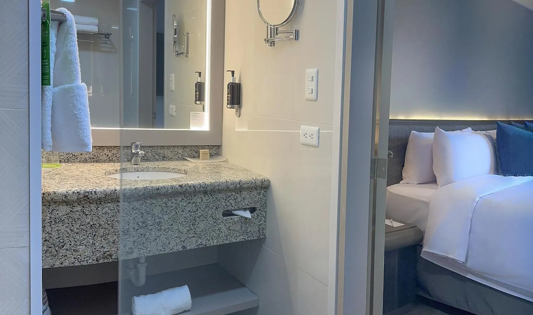 ****  Hotel La Quinta By Wyndham Quito Ecuador