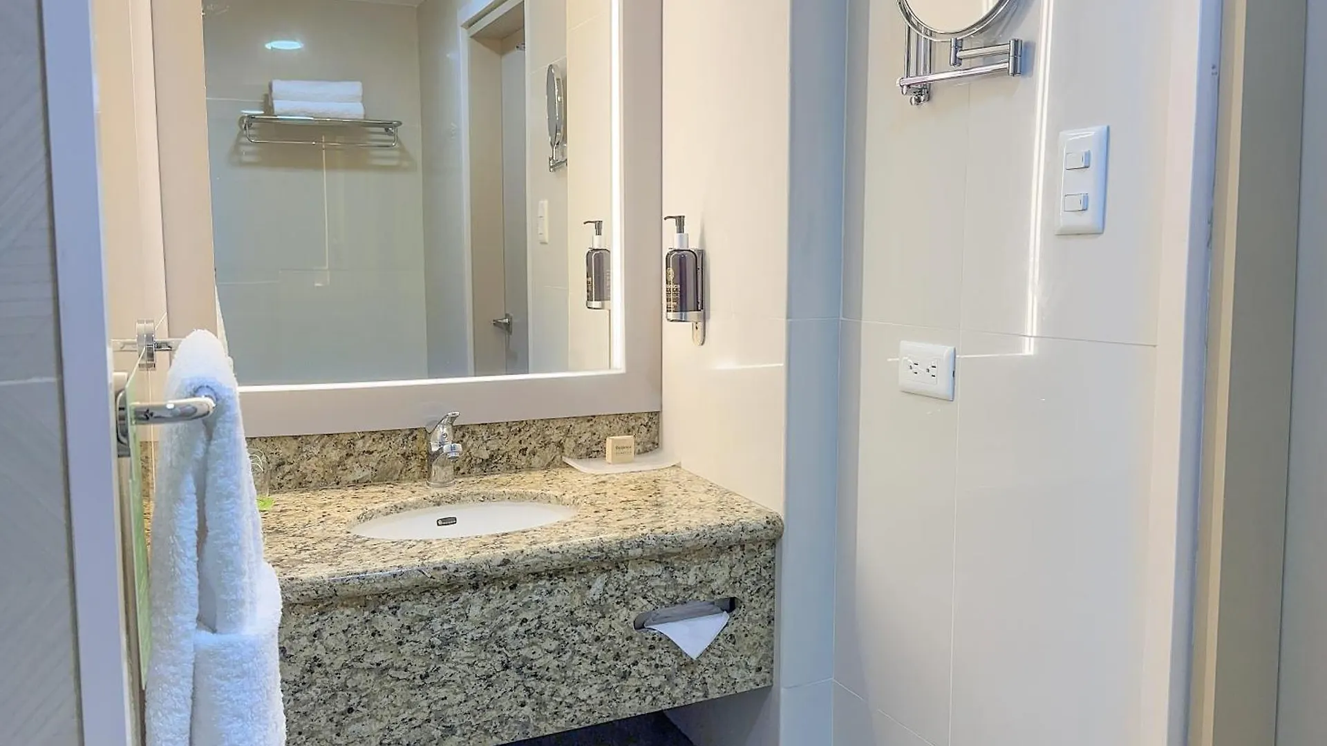 Hotel La Quinta By Wyndham Quito