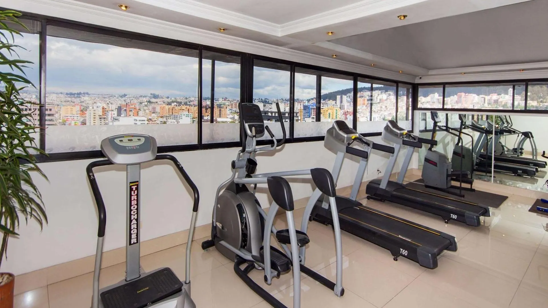 Hotel La Quinta By Wyndham Quito Ecuador