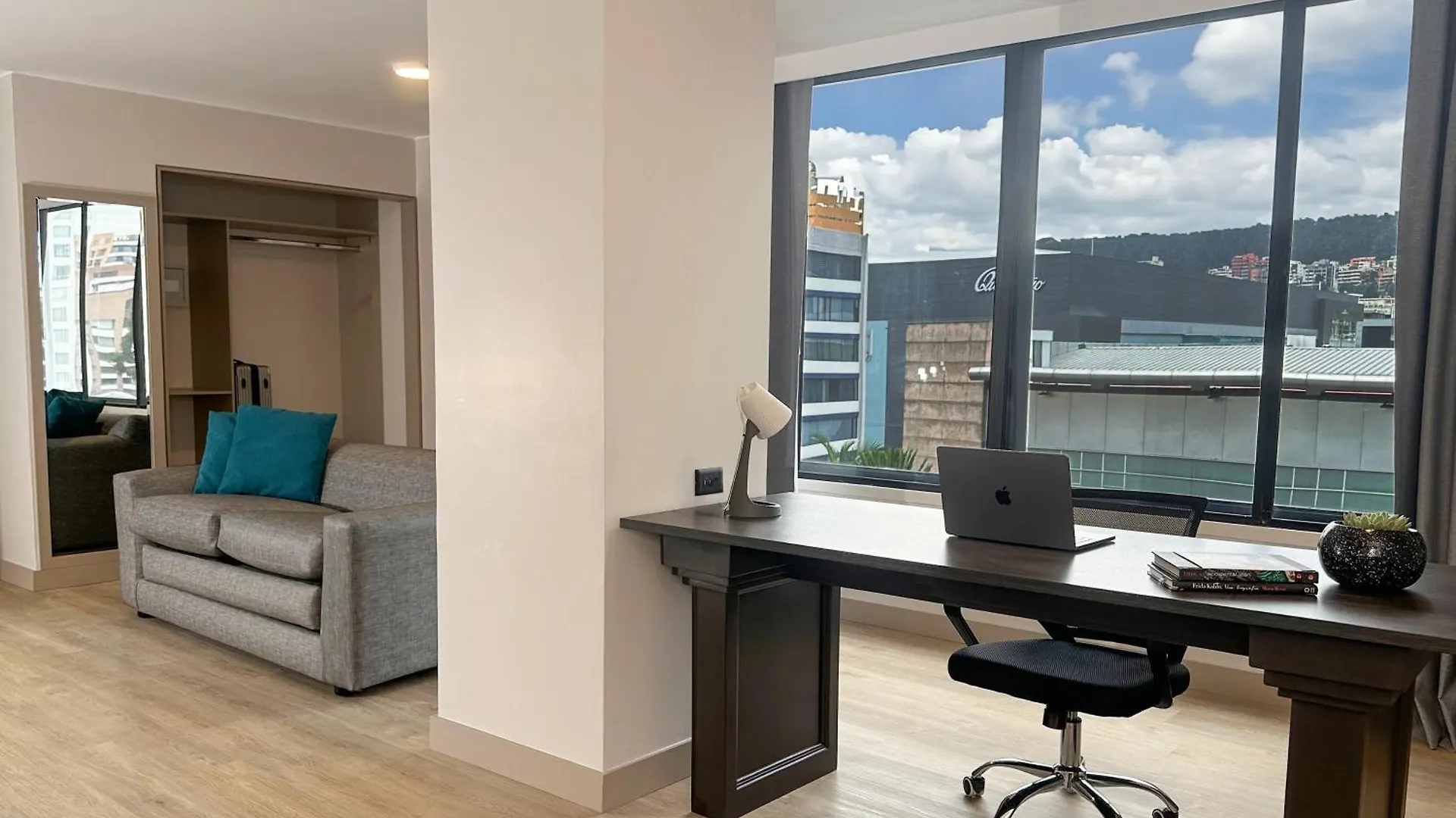La Quinta By Wyndham Quito Hotel
