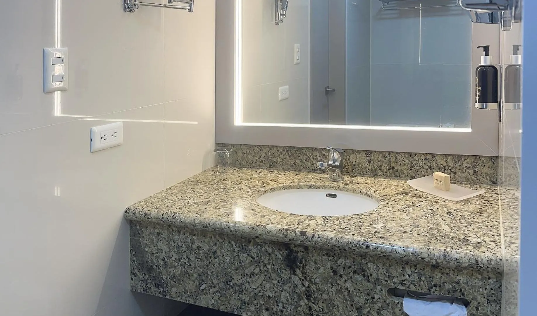 La Quinta By Wyndham Quito Hotel